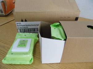 lot 11 image: Rite Aid Renewal Towelettes