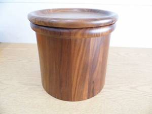 lot 14 image: Wooden Ice Bucket