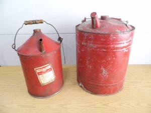lot 19 image: Gas Can - Fluid Can