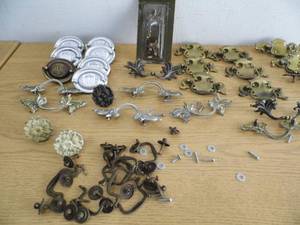 lot 39 image: Antique Drawer Pulls