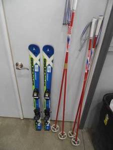 lot 52 image: Skis - Poles