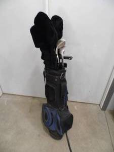 lot 54 image: Golf Clubs - Bag