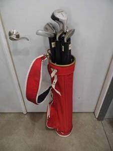 lot 56 image: Golf Clubs - Bag