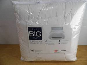 lot 60 image: The Big One Comforter