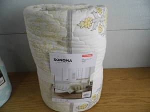 lot 65 image: Sonoma Quilt