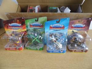 lot 76 image: Lot of 12 Skylander Toys