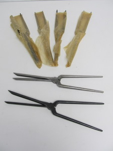 lot 13 image: 6 NOS Unused Vintage Hair IronsCurlers