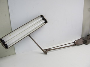 lot 17 image: Working Mid Century Industrial DAZOR Swing Arm Drafting Lamp