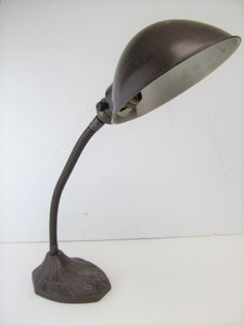 lot 19 image: Excellent Antique FARIES Industrial Gooseneck Desk Lamp