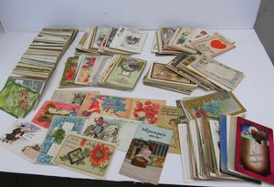 lot 21 image: LARGE Collection of 500 Antique Postcards