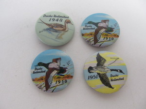 lot 107 image: Lot of 4 Original Vintage 1940s-50s DUCKS UNLIMITED Member Buttons
