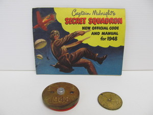 lot 109 image: Vintage CAPTAIN MIDNIGHT Secret Squadron 1948 Decoder Toy wManual & 1940 Medal of Membership