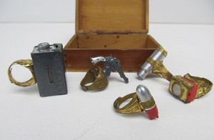 lot 111 image: Lot of Original 1940s SKY KING Toy Premium Rings
