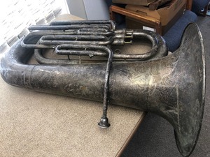lot 137 image: LARGE Antique Buescher True-Tone Tuba