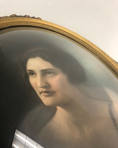 lot 132 image: Excellent Antique Oval Frame wVictorian Portrait & Convex Bubble Glass
