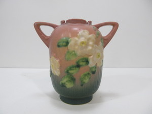 lot 151 image: Nice Vintage 1940s ROSEVILLE Double Handled Vase