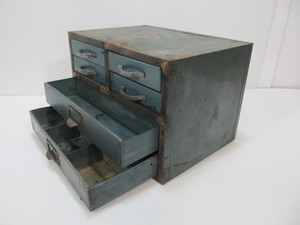 lot 157 image: Small Vintage Industrial 6-Drawer Metal Parts Cabinet