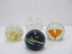 lot 176 image: Nice group of 4 Art Glass Paperweights.