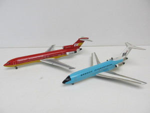 lot 142 image: Vintage BRANIFF INTERNATIONAL Airline Plane Models