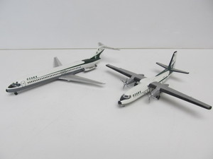 lot 143 image: Vintage OZARK  Airlines Plane Models