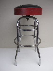 lot 181 image: Vintage Deco LLOYD Tubular Chrome Swivel Stool