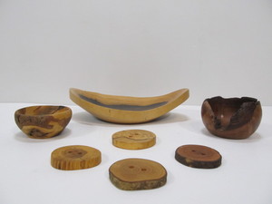 lot 191 image: Group of Artist Made Natural Carved & Turned Wood Bowls etc