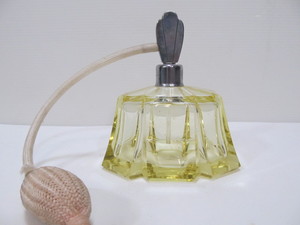 lot 192 image: Deco 1930s Era Yellow Cut Crystal Perfume Atomizer Bottle