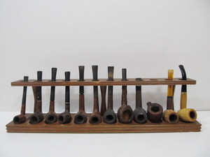 lot 231 image: Pipe Rack Full of Vintage Smoking Pipes