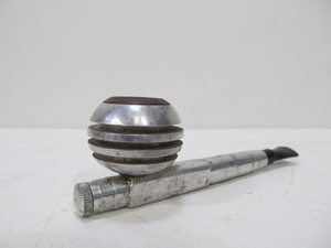 lot 235 image: Vintage Deco LUMINUMKRAFT Smoking Pipe