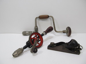 lot 216 image: Nice Antique Hand Drills & Stanley Plane