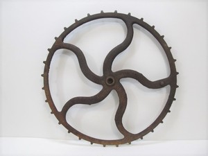 lot 217 image: 19 Antique Cast Iron Curved-Spoke Wheel