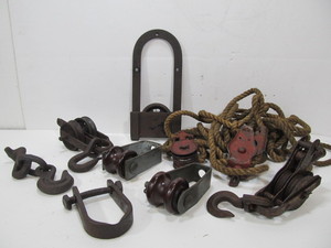 lot 222 image: Large Lot of Antique Pulleys 