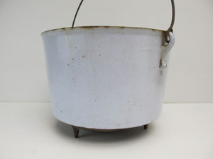 lot 73 image: Old Antique 3-Legged Cast Iron Enamel Cauldron Pot