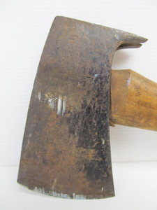 lot 77 image: Antique Tru Temper Tommy Axe Hatchet & Hammer