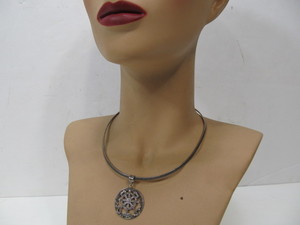 lot 200 image: Signed Vintage Sterling Silver Pendant Necklace
