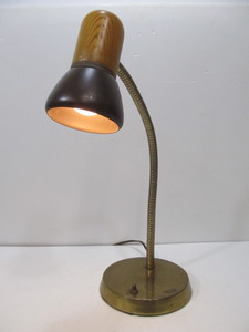 lot 220 image: Nice Vintage Mid Century Goose Desk Lamp
