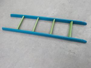lot 290 image: 4 ft Wood Ladder...