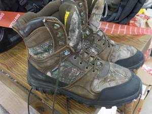 lot 309 image: Brahma Thinsulate size 12 Boots...