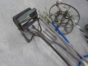 lot 316 image: Vintage Cultivator, Metal Hose Hold...