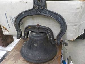 lot 317 image: Cast Iron Bell 11 x 16 ...