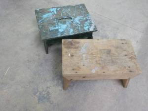 lot 330 image: 2 Wood Stools...