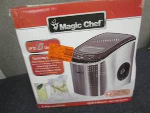 lot 9 image: Magic Chef 27 lb. Portable Countert...