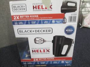 lot 15 image: Black & Decker Helix Hand 5-Speed B...