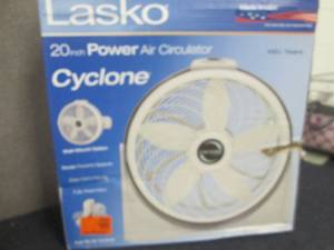 lot 28 image: Lasko Cyclone 20 in. Power Circulat...