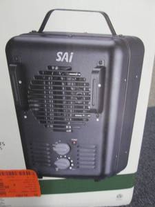 lot 32 image: 1,500-Walt Utility Milkhouse Fan-Fo...