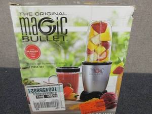 lot 33 image: 18 oz. Single Speed Silver Jar Blen...