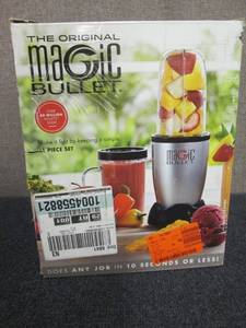 lot 34 image: 18 oz. Single Speed Silver Jar Blen...