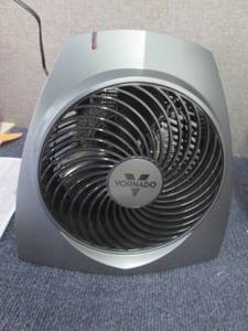 lot 46 image: Vornado 5122 BTU 1500-Watt Portable...