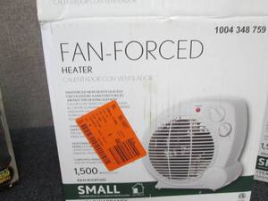 lot 54 image: 1500-Watt Electric Fan Forced Porta...