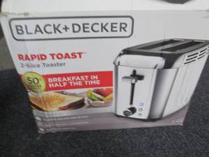lot 58 image: Black & Decker Rapid Toast 2-Slice ...